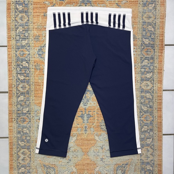 Lululemon Leggings Women's 8 Crop Run:Proceed With Speed Inkwell/ White/Navy - Picture 3 of 8